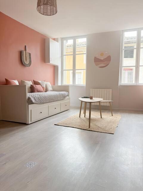 Food And Chill - Deux Appartements Hypercentre - 1 Theme Cinema - By Primo C0Nciergerie Tournus Exterior foto