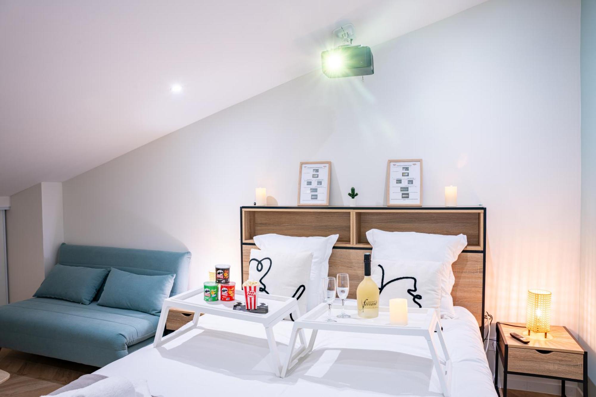 Food And Chill - Deux Appartements Hypercentre - 1 Theme Cinema - By Primo C0Nciergerie Tournus Exterior foto