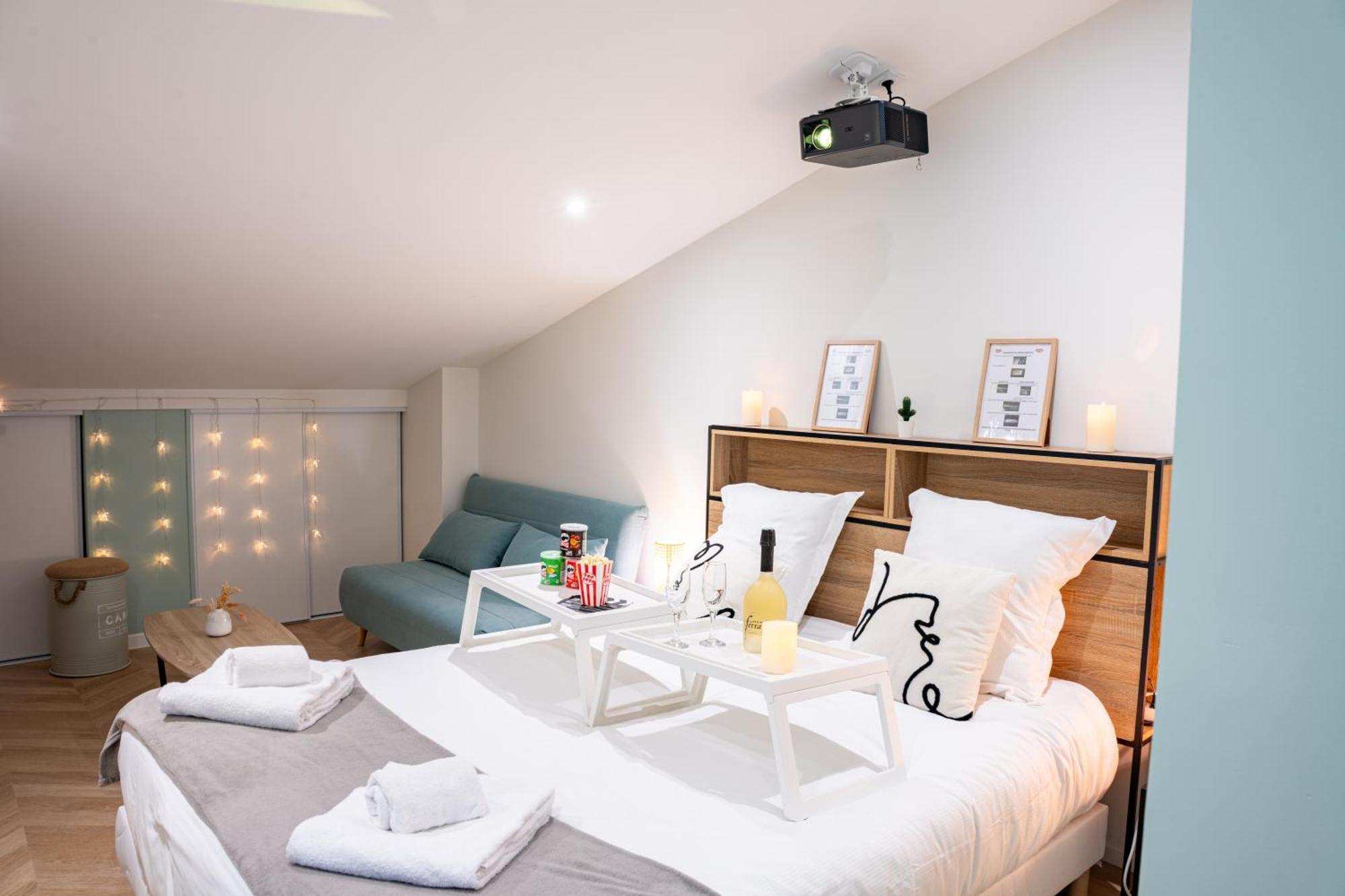 Food And Chill - Deux Appartements Hypercentre - 1 Theme Cinema - By Primo C0Nciergerie Tournus Exterior foto